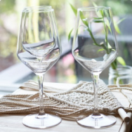 Glasses and wine glasses
